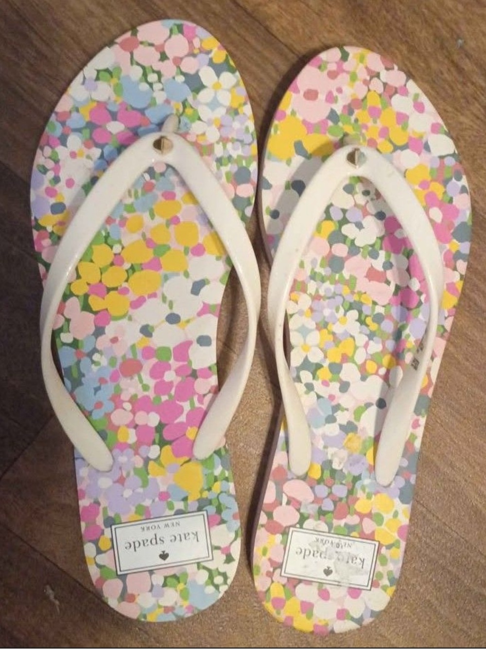 Kate Spade Multicolor floral flip flops size 9 - EUC